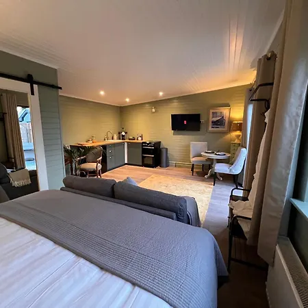 샬레 Luxurious One Bedroom Cabin With Private Hot Tub 킬라니